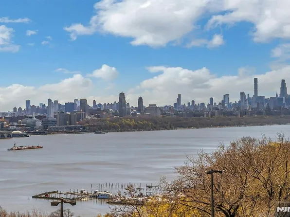 1600 Parker Ave #3C, Fort Lee, NJ 07024