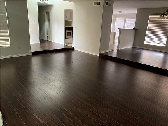 2nd image of 814 Carriage Way