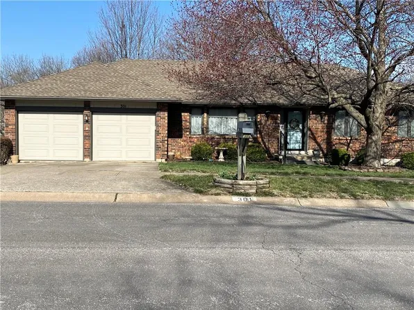 301 S Valley Rd, Olathe, KS 66061