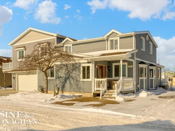 7846 Stark Dr, Clay, MI 48001