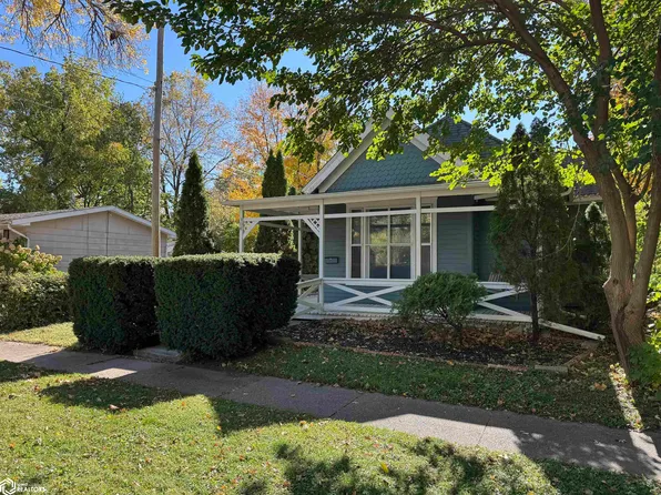 304 W Adams Ave, Fairfield, IA 52556