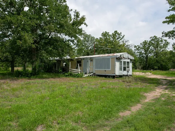 327 Teal Lake Dr, Caldwell, TX 77836