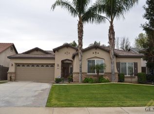 10623 Villa Monterey Dr, Bakersfield, CA 93311