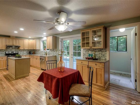 4th image of 3510 Wilderness Dr SE