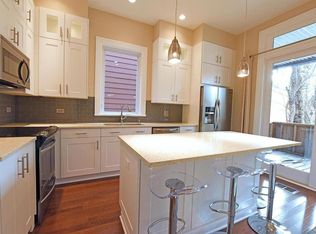 847 W Wrightwood Ave, Chicago, IL 60614