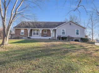 801 Oakridge Dr, Liberty, MO 64068