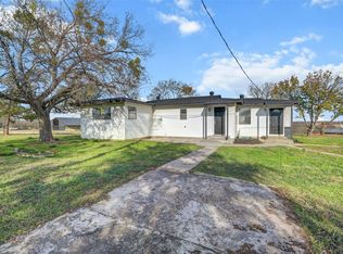 220 Coyote Trl, Rhome, TX 76078