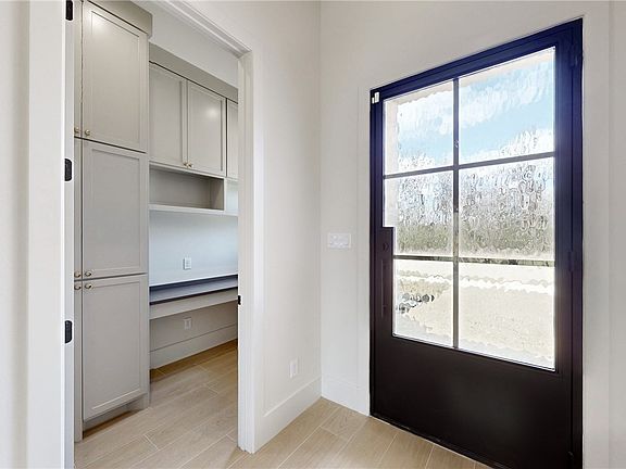 3rd image of 2014 Pebble Bend Dr