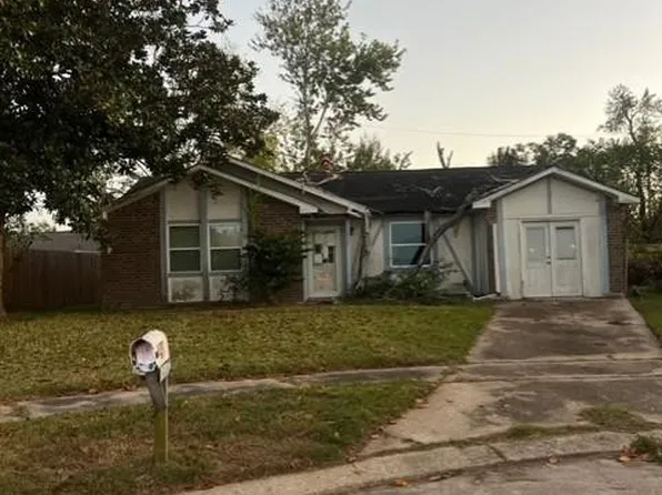 1527 S Sugar Ridge Dr, La Place, LA 70068