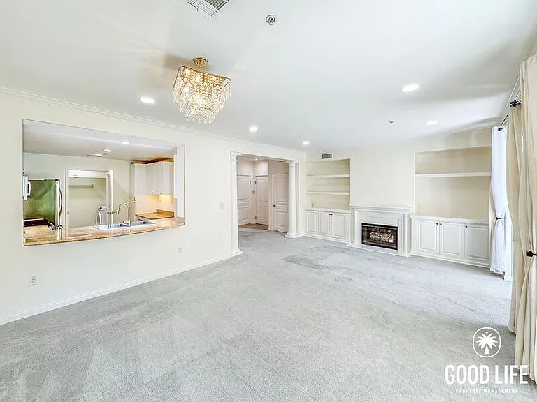 2260 Watermarke Pl — Photo 7