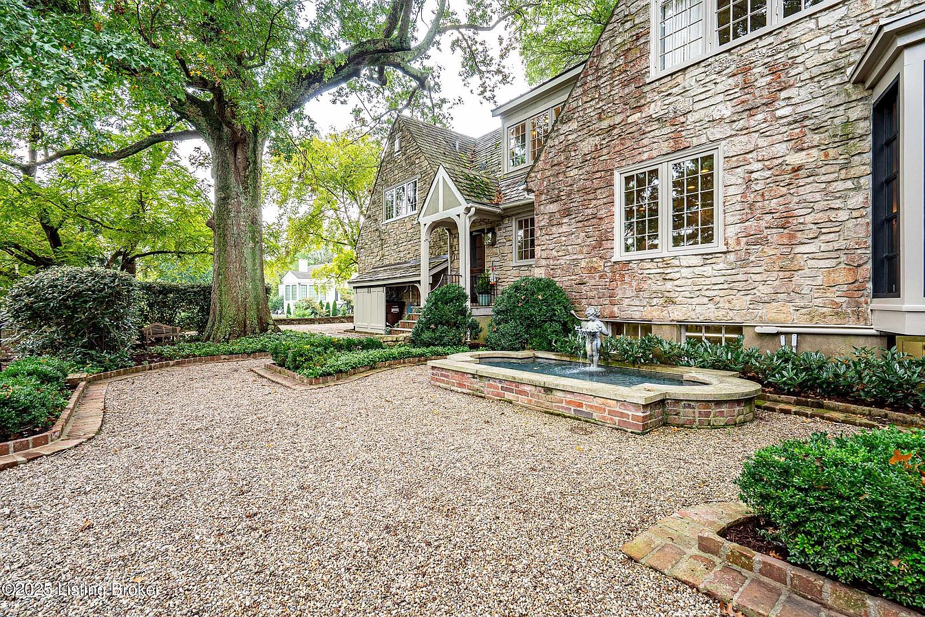 carousel photo #9 (MLS)