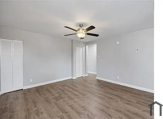 7914 S Broadway — Photo 10