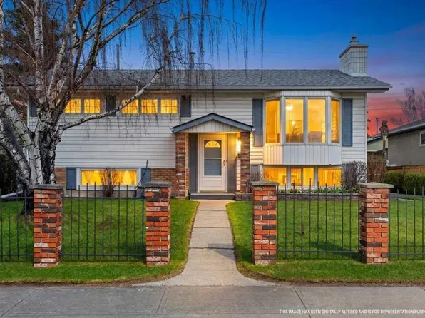 332 W Whitney Cres SE, Calgary, AB T2J 1E9