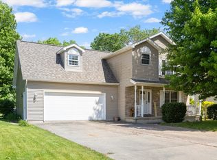 2697 Creekside Ln, Morris, IL 60450