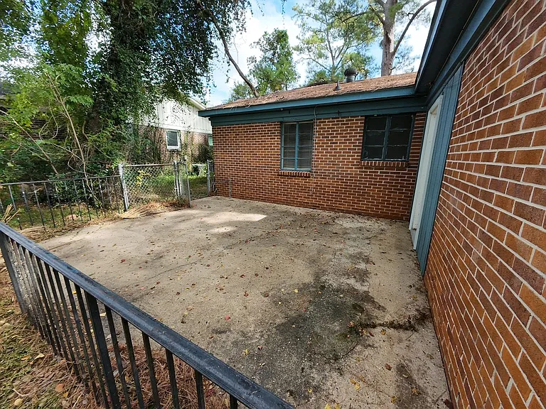 418 Durande Dr — Photo 13