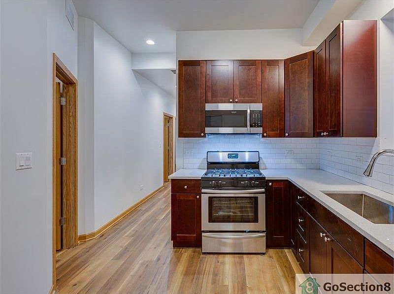 2nd image of 6429 S Saint Lawrence Ave #1