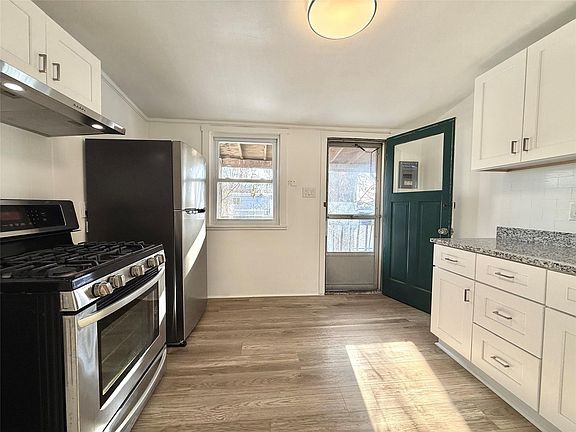 4th image of 36 E Bernhard Ave