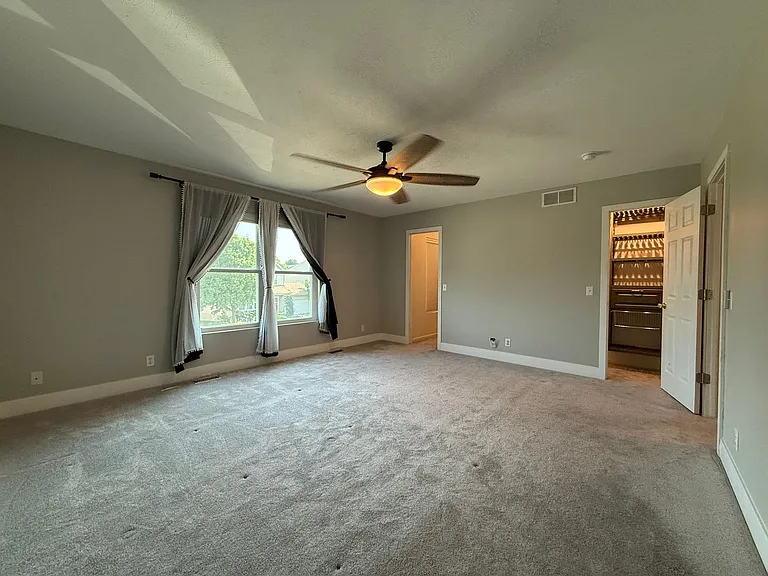 16402 Corby St — Photo 11