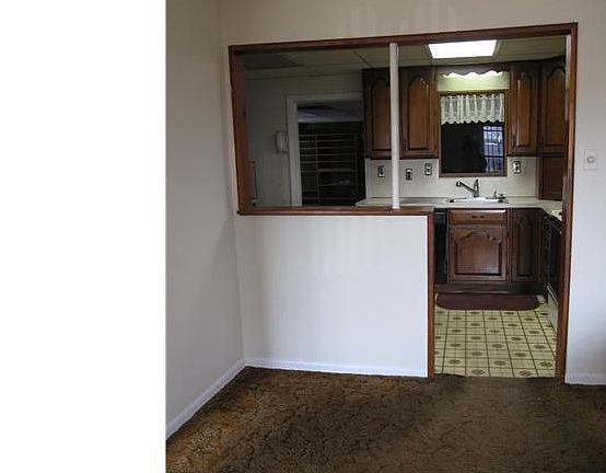 4th image of 33 Saint John Dr