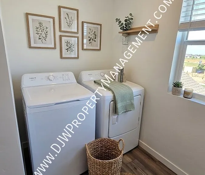 1724 N Big Star Ave — Photo 11