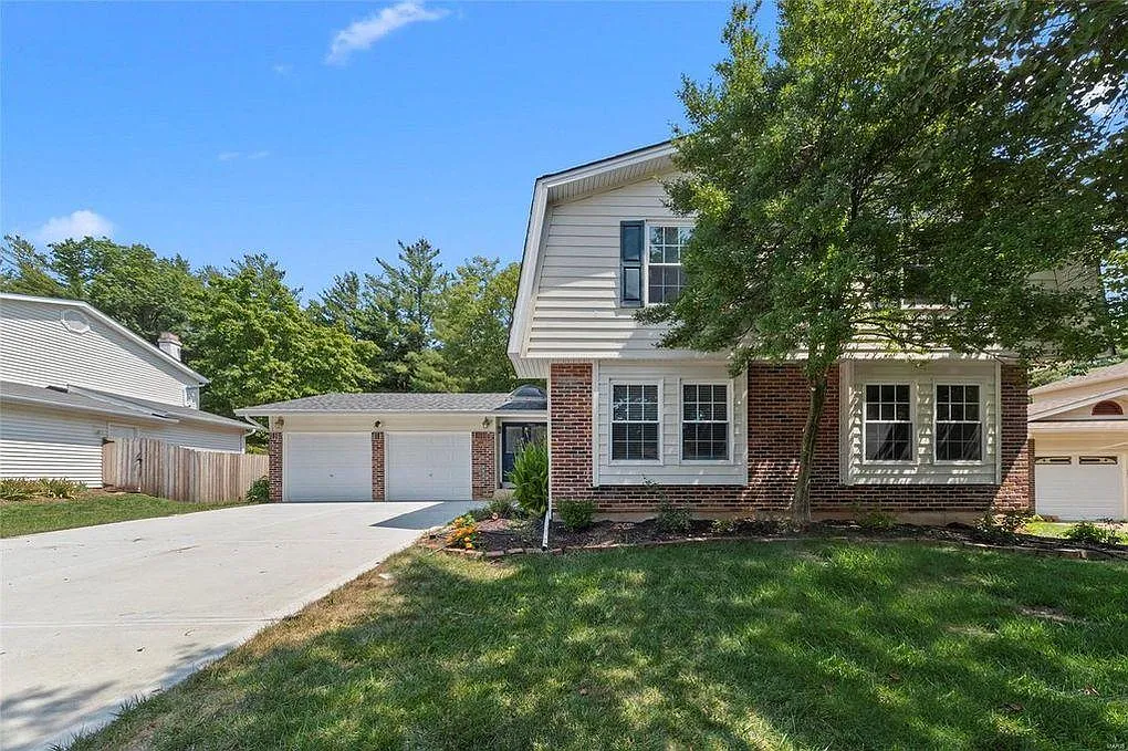 4 bed, 3.5 bath, 2200 sqft, $3,000 — Photo 2