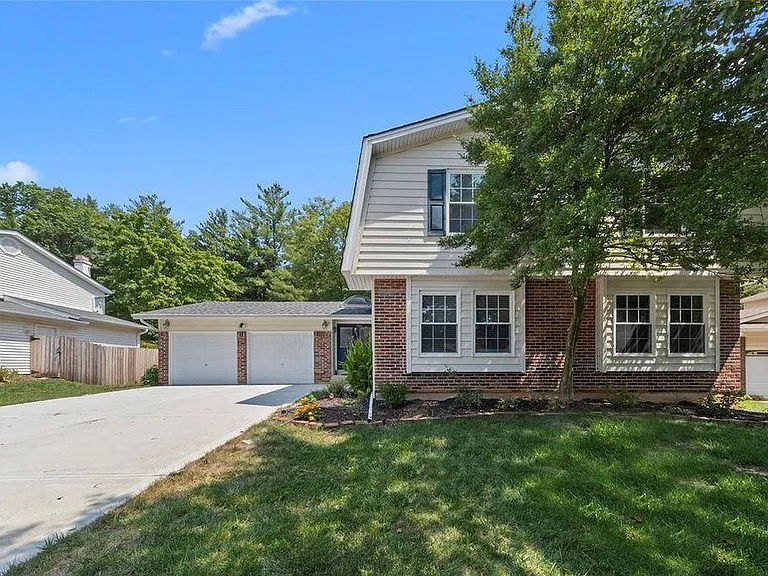 830 Nykiel Ct — Photo 2