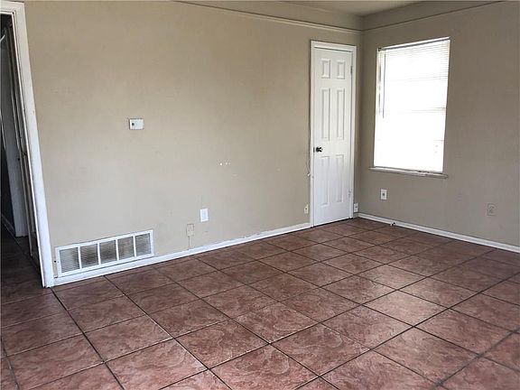 2nd image of 5201 Madella St