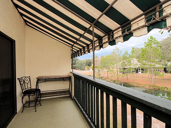 3rd image of 104 Southlake Ct #104