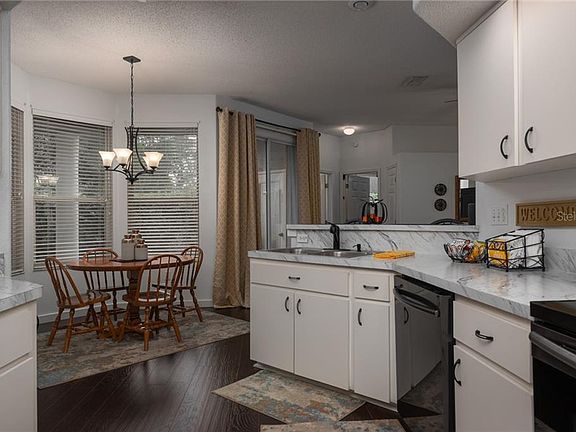 5th image of 7033 Silverwood Dr