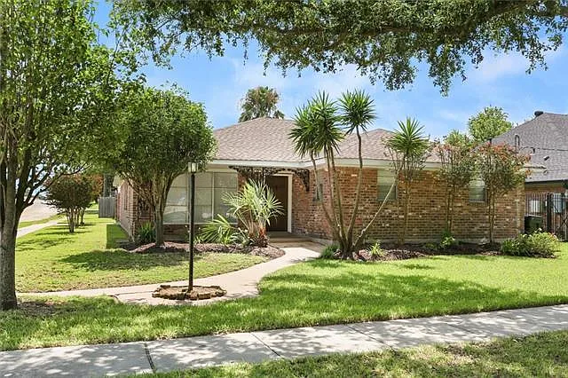 6151 Charlotte Dr — Photo 2