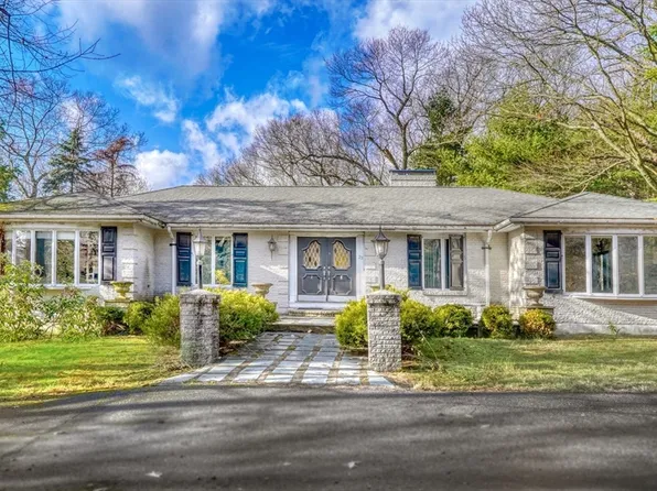 23 Olde Village Dr, Winchester, MA 01890