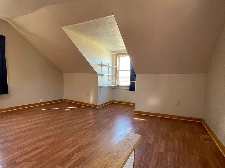 2622 Stella St — Photo 6