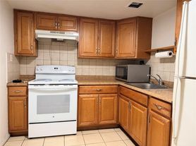 1729 Moffett St, Hollywood, FL