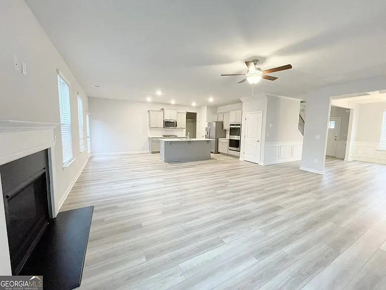 928 Yancey Ct — Photo 5