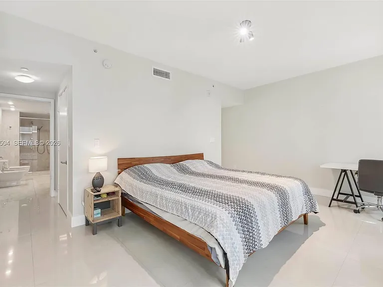 6000 Collins Ave #306 — Photo 21