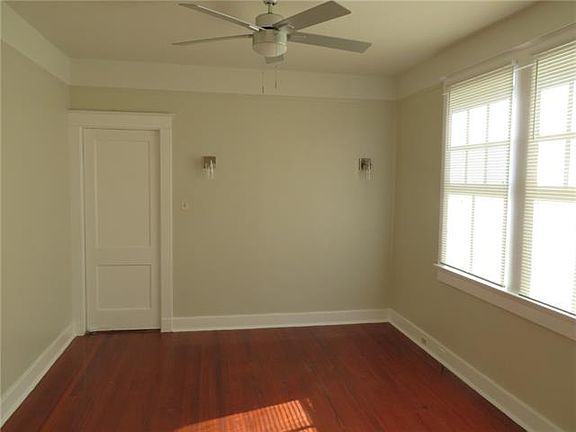3rd image of 2721 Burdette St