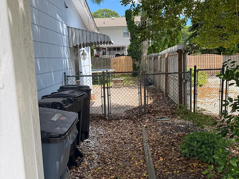 205 Fernwood Ln — Photo 5