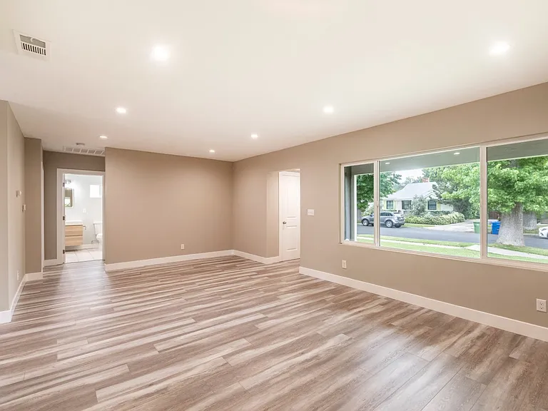 6633 Costello Ave — Photo 6