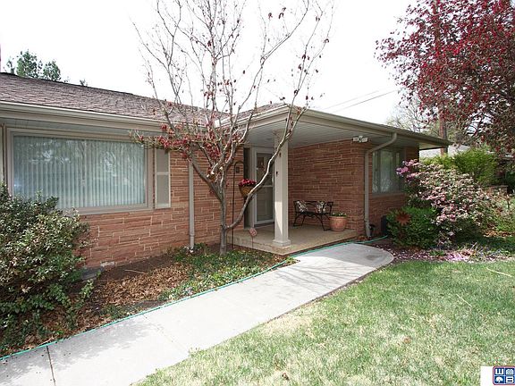 2nd image of 1500 W Manor Dr
