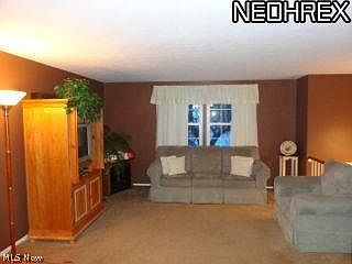 4th image of 8317 Barton Dr
