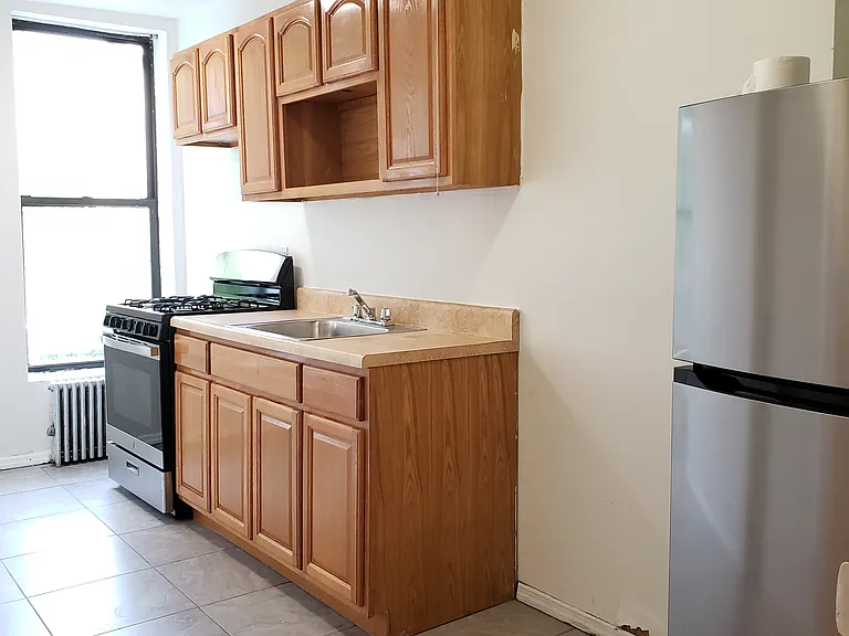 139 Jefferson Ave #4R — Photo 9