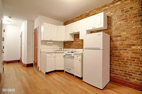 Rented by Citi Habitats | media 41