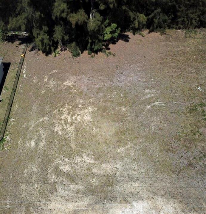 2nd image of 525 SW 26th Ter