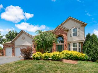 751 Porter Cir, Lindenhurst, IL 60046