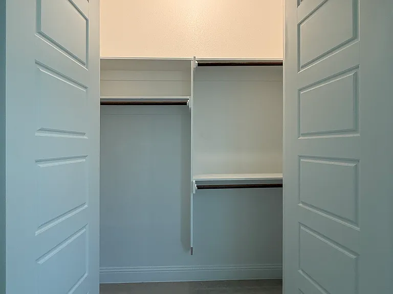 917 E Tucker St — Photo 10