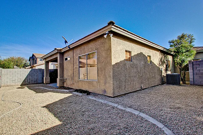 2050 N Arbor Ln — Photo 7