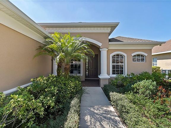 5th image of 260 Dahlia Ct