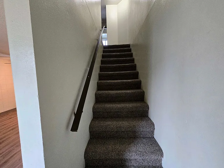 2125-2145 NW Highland Dr — Photo 13