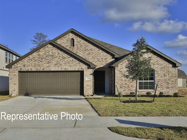 105 John Laurens Dr, Venus, TX 76084