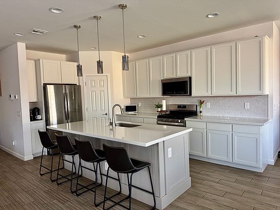 2nd image of 26218 N Thornhill Dr